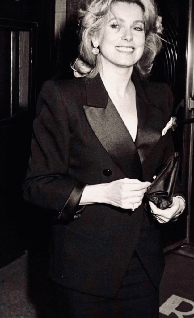 Nos icônes en tailleur - Catherine Deneuve - NUYHENN